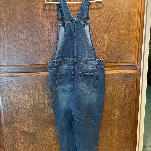 Overalls - Picture 4 of 7